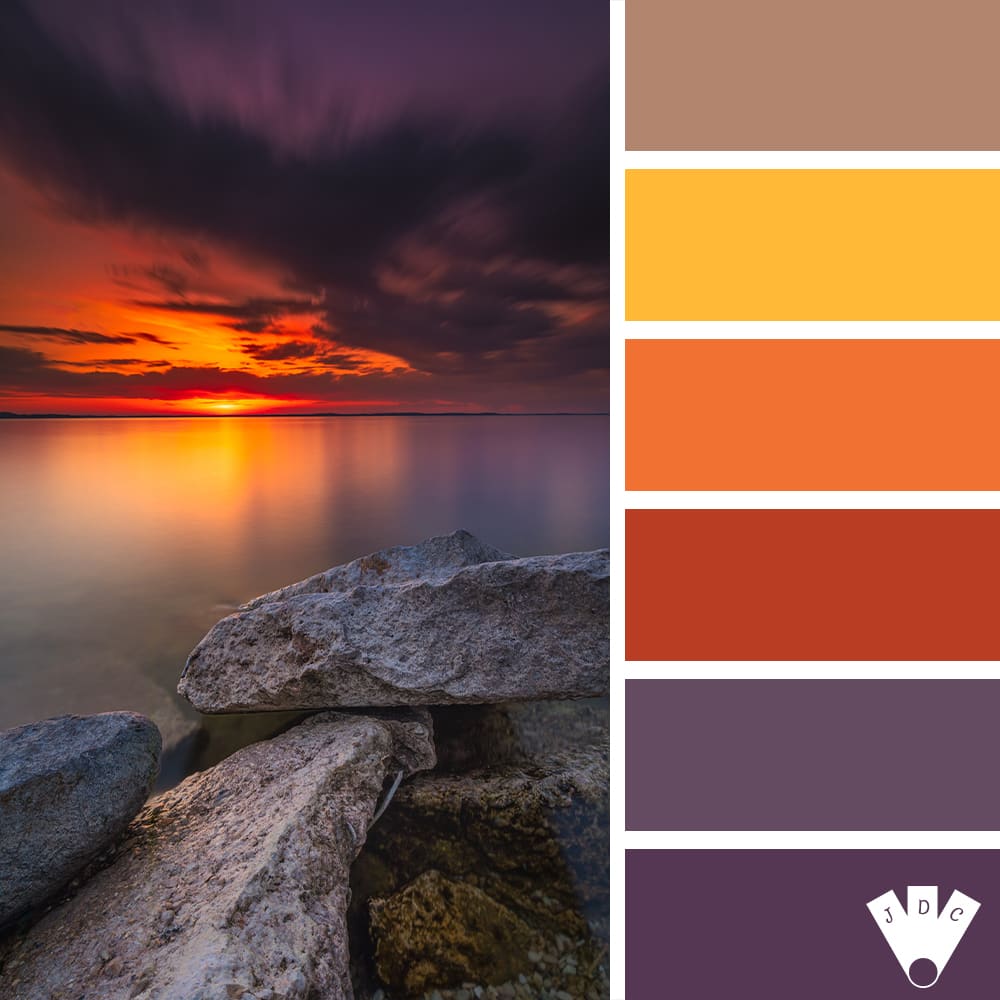 Color palette sur journal des couleurs d'un coucher de soleil