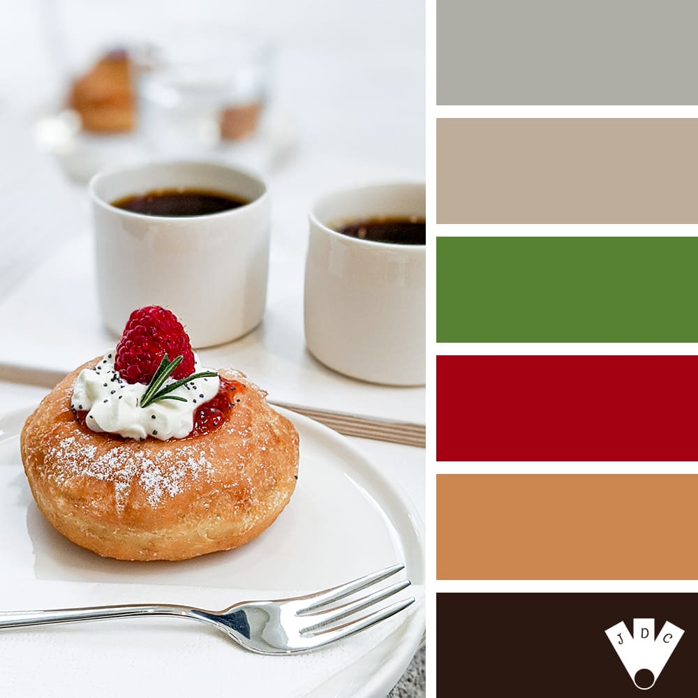 color palette à partir d'une photo de Small donut with raspberry on top