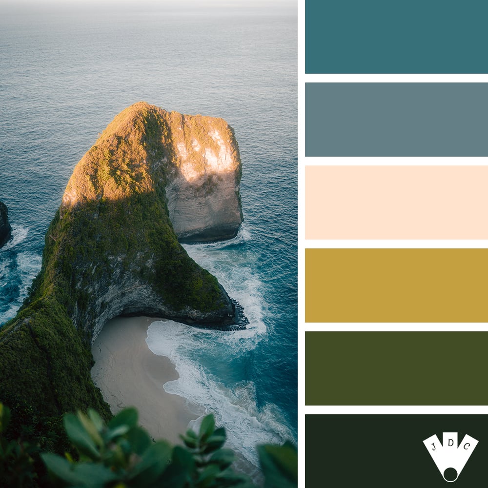 Color palette à partir d'une photo de Nusa Penida à Bali.